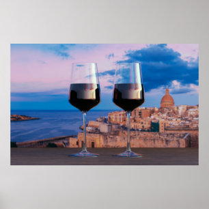 Vin-glas med tanke på solnedgången över Valletta Poster