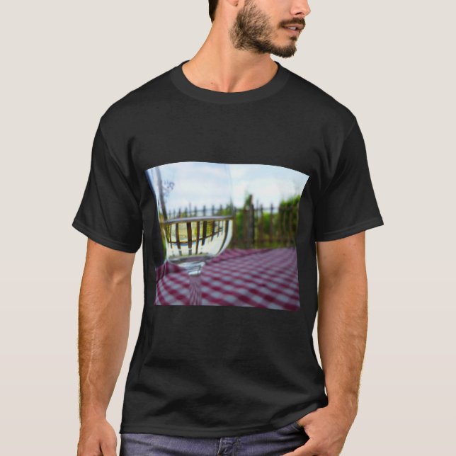 Vin glasvy över Badacsony T Shirt (Framsida)