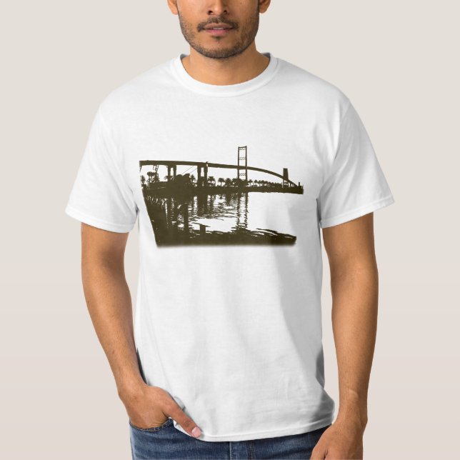 Vincent Thomas överbryggar i brun T-tröja Tee Shirt (Framsida)