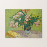 Vincent Van Gogh Oleanders Vintage Blommigt Painti Pussel<br><div class="desc">Snygg vintage från 1888 av berömdens imponerande målare Vincent Van Gogh. Denna blommigt av imponerande karaktär präglar Oleander-blommorna i ett vas på bord med gult bokar framför en vägg i grönten. Ett verkligen fint pussel med vintage konst.</div>