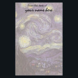 Vincent van Gogh - Starry Night Brevpapper<br><div class="desc">Starry Night (1889) av Vincent van Gogh är en vintage post impressionism bra konst liggande naturmålning. En syn på en stad i dalen på natten med molnen snurrande, stjärnorna skugga och en vacker gyllene gult krescent måne. Den målades under dagen från minnet och är van Goghs mest berömd målning. Om...</div>