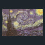 Vincent van Gogh - Starry Night Kökshandduk<br><div class="desc">Starry Night (1889) av Vincent van Gogh är en vintage post impressionism bra konst liggande naturmålning. En syn på en stad i dalen på natten med molnen snurrande, stjärnorna skugga och en vacker gyllene gult krescent måne. Den målades under dagen från minnet och är van Goghs mest berömd målning. Om...</div>