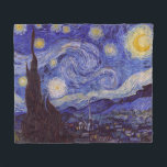Vincent Van Gogh Starry Night Vintage Fine Art Fleecefilt<br><div class="desc">Vincent van Gogh Starry Night Fine Art Painting Starry Night är en målning av den nederländske postimponerande konstnären Vincent van Gogh. Den blå natten i himlar är fylld med roliga moln, stjärnor och ett ljust halvmånsfärande måne. Starry Natt är den enda nokturn i serien av vyer från hans sovrumsfönster. Rörelse:...</div>