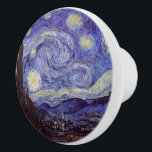 Vincent Van Gogh Starry Night Vintage Fine Art Knopp<br><div class="desc">Vincent van Gogh Starry Night Fine Art Painting Starry Night är en målning av den nederländske postimponerande konstnären Vincent van Gogh. Den blå natten i himlar är fylld med roliga moln, stjärnor och ett ljust halvmånsfärande måne. Starry Natt är den enda nokturn i serien av vyer från hans sovrumsfönster. Rörelse:...</div>
