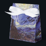 Vincent Van Gogh Starry Night Vintage Fine Art Presentaskar<br><div class="desc">Vincent van Gogh Starry Night Fine Art Painting Starry Night är en målning av den nederländske postimponerande konstnären Vincent van Gogh. Den blå natten i himlar är fylld med roliga moln, stjärnor och ett ljust halvmånsfärande måne. Starry Natt är den enda nokturn i serien av vyer från hans sovrumsfönster. Rörelse:...</div>
