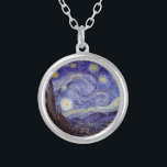 Vincent Van Gogh Starry Night Vintage Fine Art Silverpläterat Halsband<br><div class="desc">Vincent van Gogh Starry Night Fine Art Painting Starry Night är en målning av den nederländske postimponerande konstnären Vincent van Gogh. Den blå natten i himlar är fylld med roliga moln, stjärnor och ett ljust halvmånsfärande måne. Starry Natt är den enda nokturn i serien av vyer från hans sovrumsfönster. Movement:...</div>