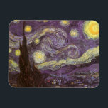 Vincent van Gogh - Stjärnenatt Magnet<br><div class="desc">Stjärnklara natten (1889) av Vincent van Gogh är en gammal post-impressionistisk finkonst landskapsnaturmålning. En vy av en stad i en dal på natten med virvlande moln,  skinande stjärnor och en vacker gyllengul halvmåne. Den målades under dagen från minnet och är van Goghs mest berömda verk.</div>
