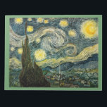 Vincent van Gogh's Starry Natt (1889) Anteckningsblock<br><div class="desc">En klassisk 1889 Post impressionist-målning, grafik som har blivit offentlig och som ger underbara gåvor och andra produkter. Alla konst, Vintage konst, klassiska mästerverk och andra mästerverk i antiken här på mästerverk har noggrant redigerats och placerats på produkter för att ge bästa möjliga resultat. Vi kanske inte har lika många...</div>