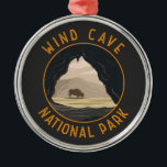 Vind Cave National Park Retro Distress Circle Julgransprydnad Metall<br><div class="desc">Vind Cave-vektorteckningens design. Grottan erkänns som världens mest avskyvärda grottsystem.</div>