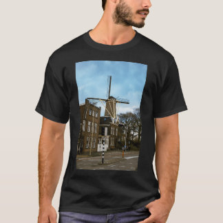 Vind Mill in Gouda Nederländerna. T Shirt