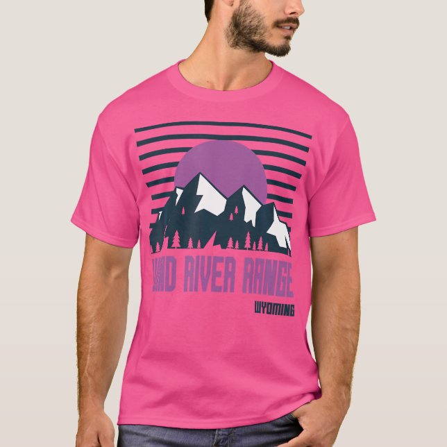 Vind Range Mountains Wyoming som gömmer sig utomhu T Shirt (Framsida)