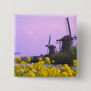 Vindkraftverk längs kanalen i Kinderdijk, Knapp