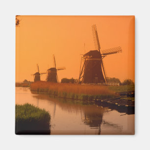 Vindkraftverk vid solnedgång, Leidschendam, Nederl Magnet