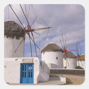 Vindkraftverken på Mykonos på de grekiska öarna Fyrkantigt Klistermärke