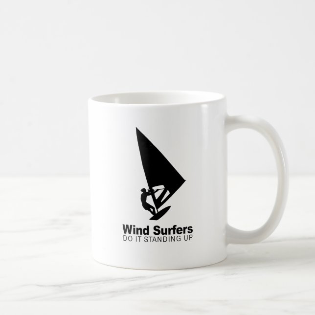 vindsurfare gör det stående kaffemugg (Höger)