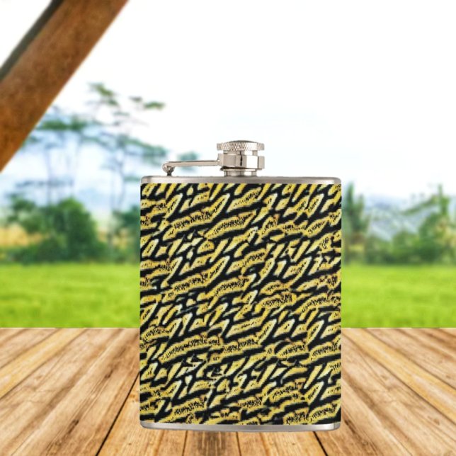 Vine Intricacy Fickplunta (This Vine Intricacy Hip Flask, has a primitive, look to its design!)
