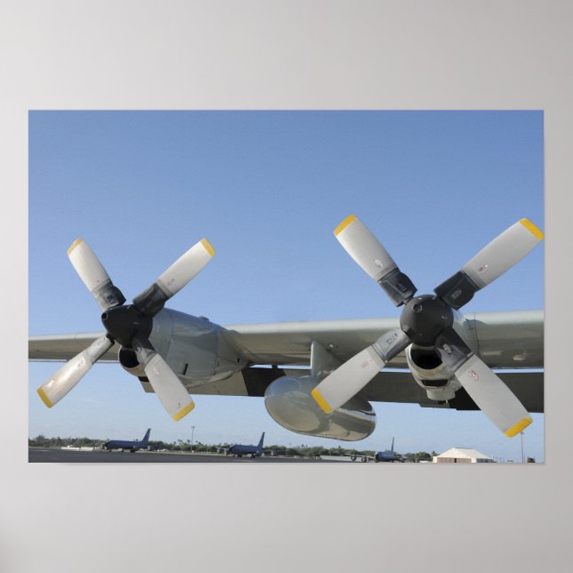 Vingar av en LC-130 Hercules Poster (Framsidan)