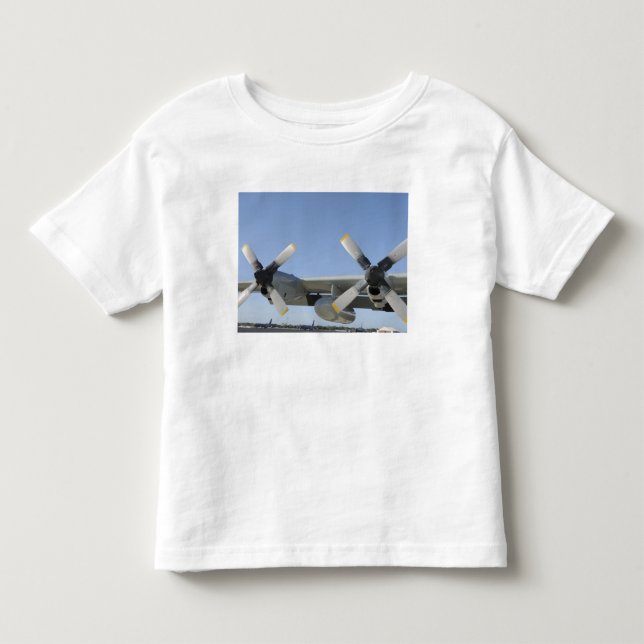Vingar av en LC-130 Hercules T-shirt (Framsida)