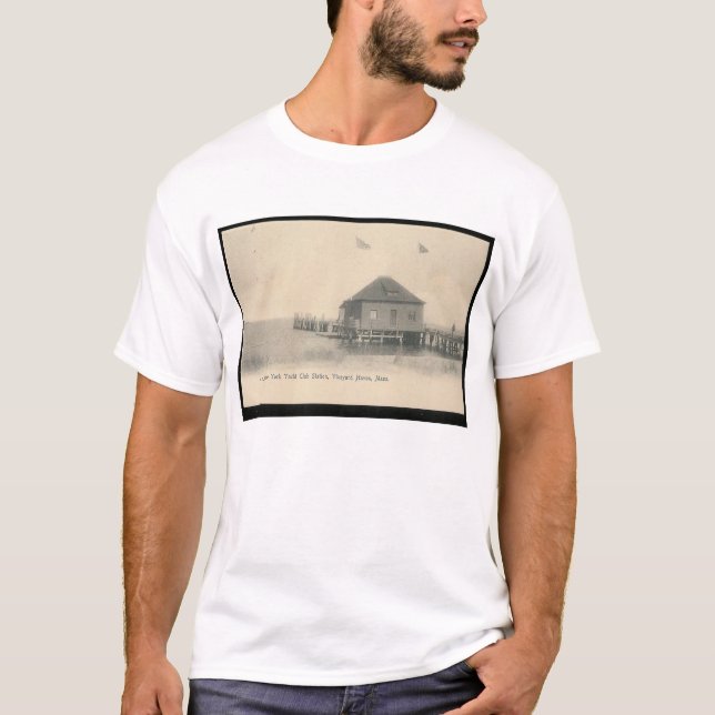 Vingårdtillflyktsort, Mass. T-shirt (Framsida)