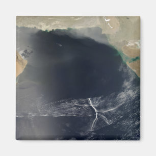 Vinka moln över Arabianet Sea Magnet