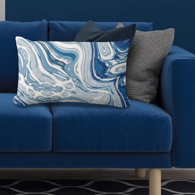 vinkara vattenfärgsblåa kusterna strandsjöar lumbarkudde (coast beach nautical waves watercolor blue swirls lumbar pillow)