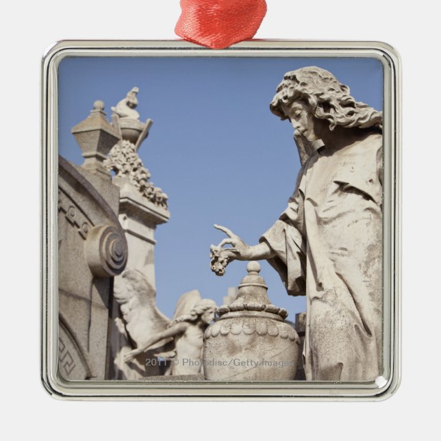 Vinkel staty som är nära upp i den LaRecoleta Julgransprydnad Metall (Framsidan)