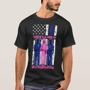 Vinnare där en kvinna i brödrapolisen t shirt