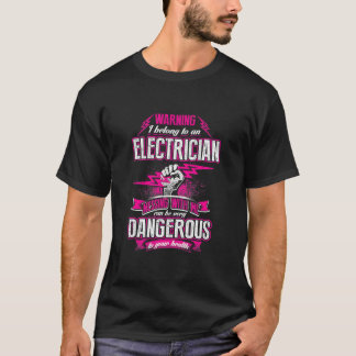 Vinnarstolpe i en elev t shirt