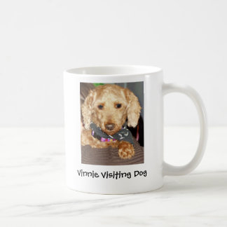 Vinnie som besöker hunden kaffemugg