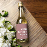 Vino före Vows Vin Land Bachelorette Party Vinetikett<br><div class="desc">Få party att börja på din bachelorette helg i vin med den söta etiketten anpassningsbar vin. Dusty ro rosa-etiketten innehåller "vino före vows" i klassiskt serif-brev med din händelse eller tillfälle namn under i handskrivet kursivt skript. Anpassa till platsen namn och/eller året under.</div>