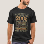 Vintage 16 år gammal augusti 2005 16th Birthday Gi T Shirt<br><div class="desc">Född i augusti 2005 16:e födelsedagspressen Idea 16 år gammal Varare Fantastisk-skjorta. Retro Vintage 16:e födelsedagspressen rolig tröja för pappa, mamma, mamma, pappa, farfar, mormor, storebror/syster, morbror, morbror, moster, make, hustru, party för nyfödsel. Lönsam födelsedag Tee är underbar närvarande som dagtillbehör för honom eller henne som dag med lycklig guldfärgad...</div>