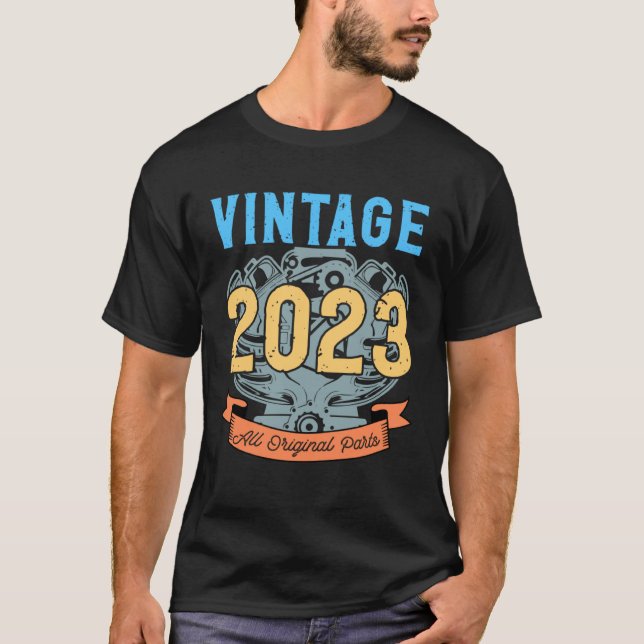 Vintage 2023 Alla originaldelar T Shirt (Framsida)
