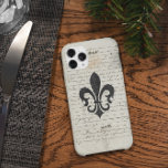Vintage Accors Fransk Ephemera Fleur De Lis<br><div class="desc">Fleur De Lis (en abstrakt av en lily,  och de tre petalerna överst representerar tro,  hopp och välgörenhet) mot en vintage Fransk Ephemera Designer Phone Case.</div>