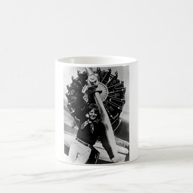 Vintage Amelia Earhart Photo Kaffemugg (Center)