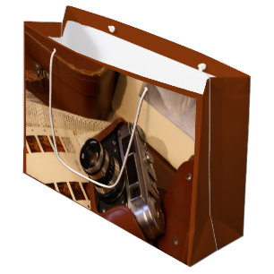 Vintage analog kamera i läderbrunt fodral