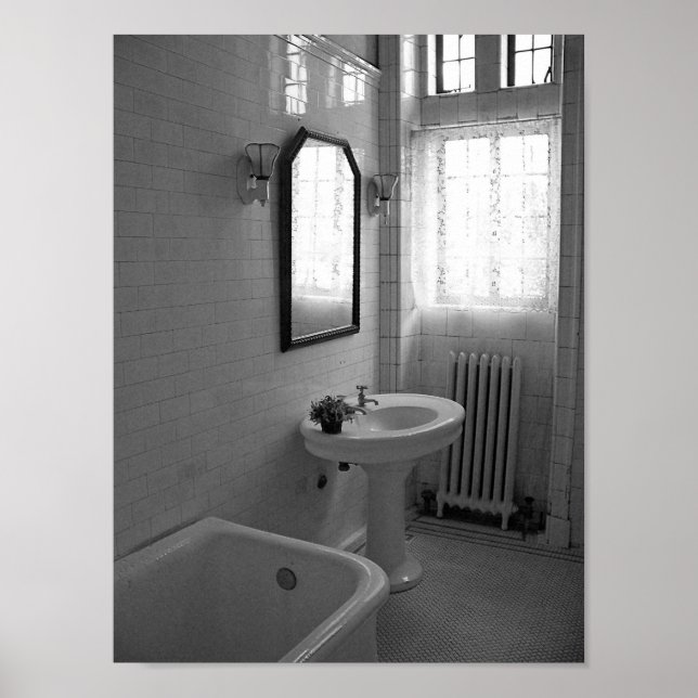 Vintage Antique Bathroom Black and White Photo Poster (Framsidan)