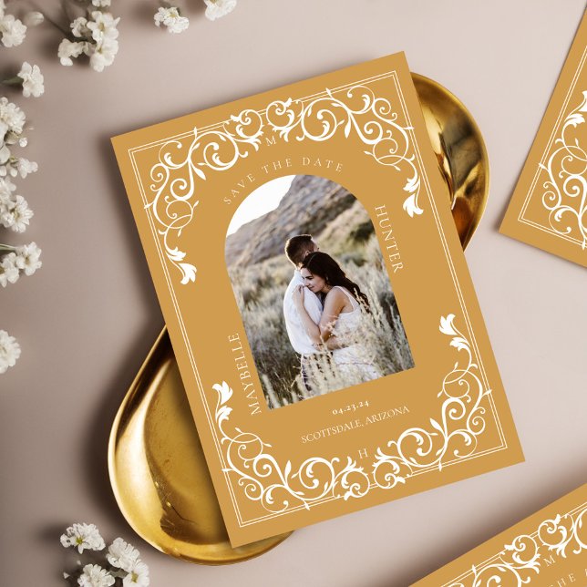 Vintage Antique Flourish Rulla Gult Photo Spara Datumet (Vintage Antique Flourish Scroll Yellow Photo Save The Date)