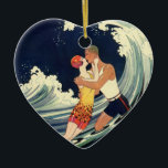 Vintage Art Deco Älskare Kiss i Vågar vid Beach Julgransprydnad Keramik<br><div class="desc">Vintage illustrerar bilden av konsten deco kärlek och romantik med ett ungt par som kramar och kysser under surfan,  en havsvåg vid stranden. Konstnär: George Barbier,  c. 1921</div>