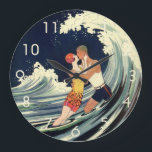 Vintage Art Deco Älskare Kiss i Vågar vid Beach Stor Klocka<br><div class="desc">Vintage illustrerar bilden av konsten deco kärlek och romantik med ett ungt par som kramar och kysser under surfan,  en havsvåg vid stranden. Konstnär: George Barbier,  c. 1921</div>
