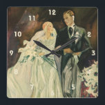 Vintage Art Deco Bröllop Bride och Groom Newlyweds Fyrkantig Klocka<br><div class="desc">Vintage illustration av kärlek och romantik art deco-bilden med en brud och en groom som går nedåt i Aisle efter ceremonin i bröllop. Mannen bär en tuxedo och kvinnan bär en vit bröllop-gryna och bär en bukett med calla-blommor. Det nygifta paret i lycklig startar sin giftermål.</div>
