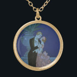 Vintage Art Deco Newlyweds, Oui av George Barbier Guldpläterat Halsband<br><div class="desc">Vintagen illustrerar bilden av kärlek och romantik art deco med en man och en kvinna klädd i formellt tal, dans i balrum i månljuset. Hon är i en elegant bröllop-gryning som liknar en blomma med petaler och han är i sin finaste tuxedo. Paret står på en balkong som förbiser havet...</div>