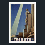 Vintage Art Deco Trieste Italienska reseaffisch Poster<br><div class="desc">Retuscherade och återställda från en poster i vintage resor. Trieste är en stad och kusthamn i nordöstra Italien. Det ligger i slutet av en smal remsa på italienskt territorium som ljuger mellan Adriatiska havet och Slovenien, som nästan omedelbart ljuger söder och öster om staden. Trieste ligger i överhuvudet på Trieste...</div>