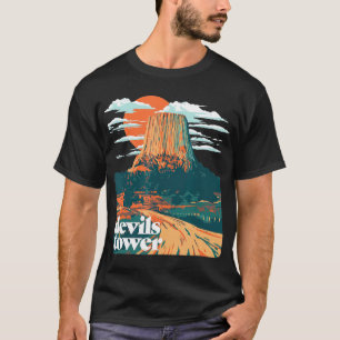 Vintage av Retro Djävulen Torn Monument T Shirt