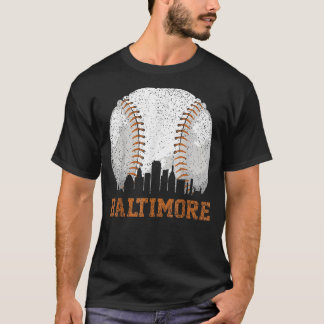 Vintage Baltimore Cityscape Baseball Player och T Shirt