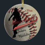 Vintage Baseball ⚾ Player - Red Julgransprydnad Keramik<br><div class="desc">Baskspelarens julprydnader.. Gör en underbar personlig till en basebollspelare. ⭐ Se till att texten finns inom det säkra streckområdet för grönten. NOTE: FÖRÄNDRA ENDAST MALLAREALERNA SOM BEHÖVS! 😀 Vid behov kan du ta bort texten och börja lägga till spelar ingen roll text och typsnitt på nytt. 📌 Om du behöver...</div>