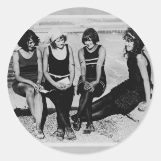 Vintage Beach Beauties Photo Runt Klistermärke