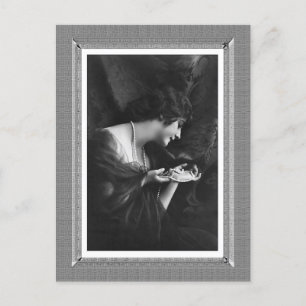 Vintage Beauty - Pearl Necklace - i svartvitt Vykort