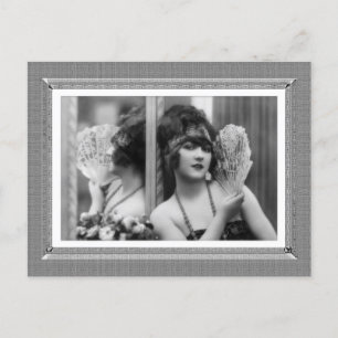 Vintage Beauty - Reflection - in black & white Vykort