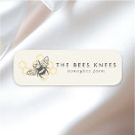 Vintage Bee Logotyp Rustic Honeybee Biodling Namnbricka<br><div class="desc">Vintage Bee Logotyp Rustic Honeybee Biodlingseper Namn bricka. Det här trendiget har en svart honungsbin mot en gult honeykomb-bakgrund. Perfektens bidesign för biodlingsföretag.</div>