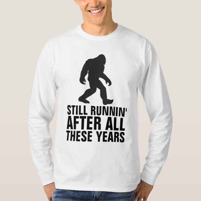 VINTAGE BIGFOOT FUNNY BIRTHDAY T-shirts (Framsida)